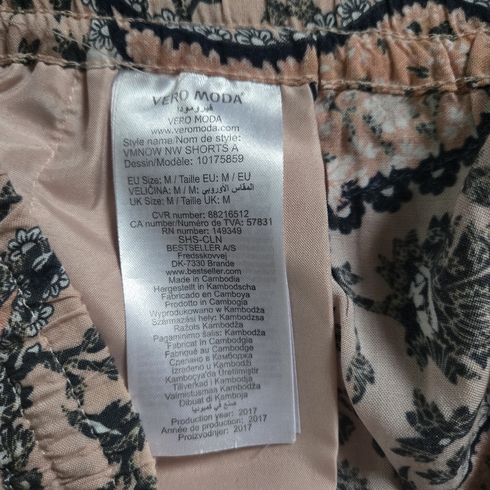 Vero Moda Paisley Shorts - Picture 6 of 7